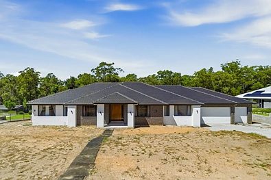 Silverdale 5 Slaapkamer Dream home on one acre - finish it your own way!