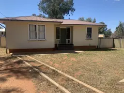 2 WILGA CRES, Cobar