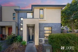 23 Crimson Grove, Clayton South