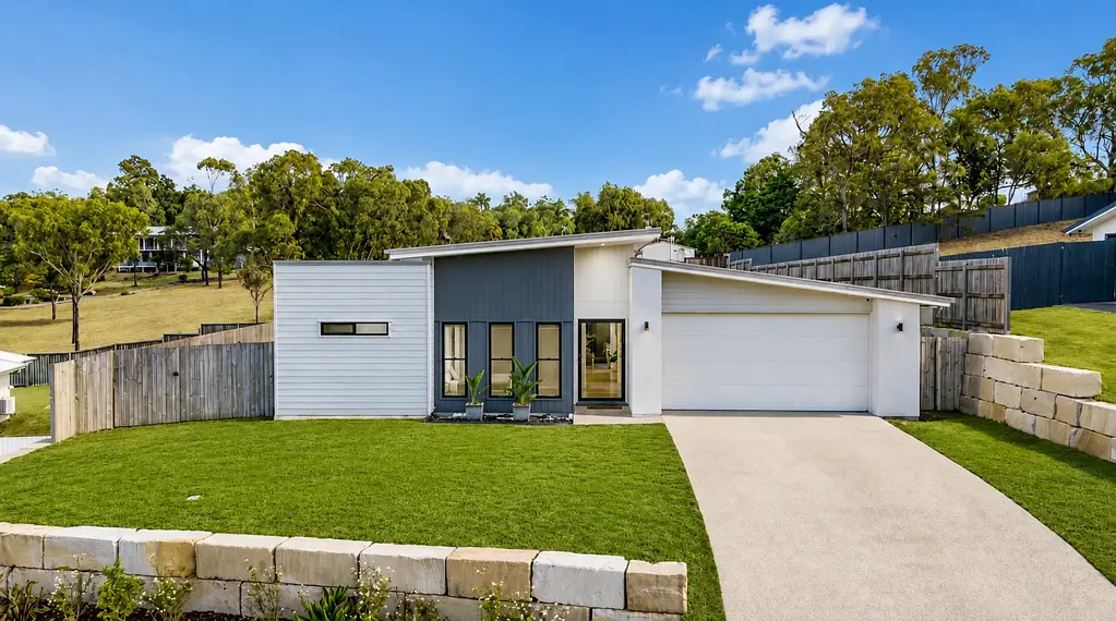 Parkhurst 5ห้องนอน Luxury Family Living on 1,100m² with Shed, Media Room & Premium Upgrades