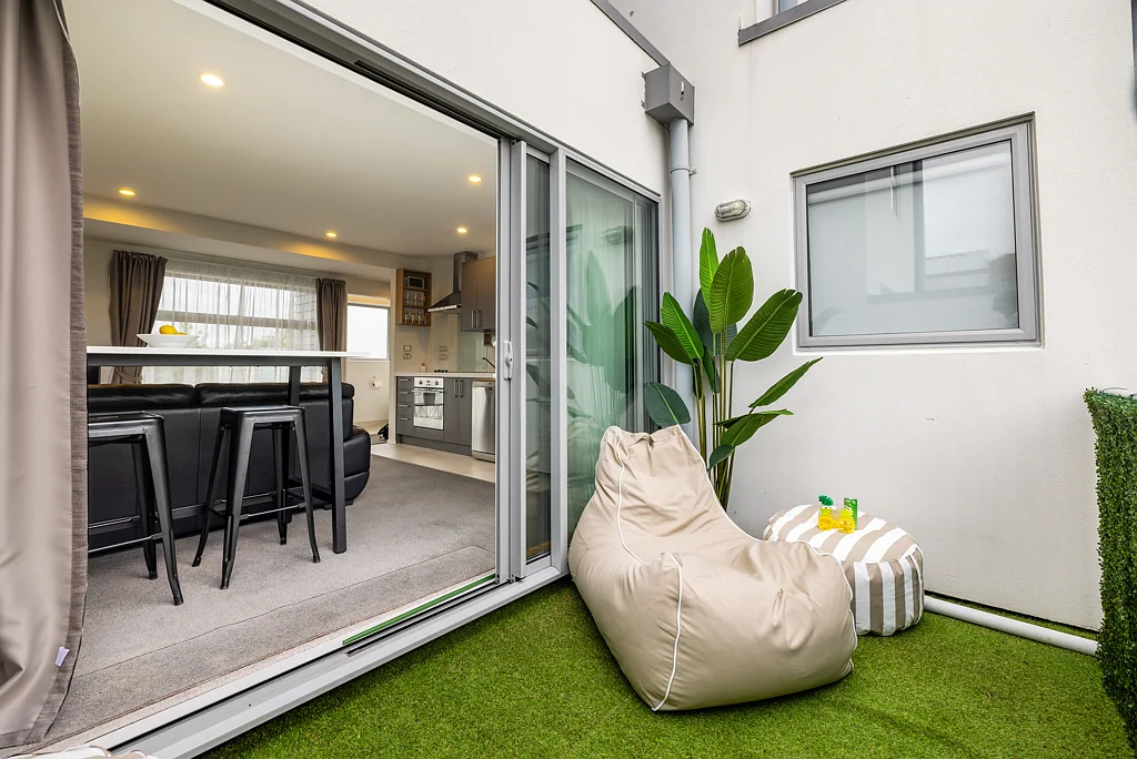 Sydenham 2房  Good deal on Devon/double garage !