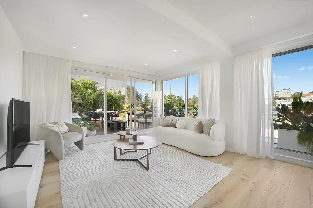 Coogee 3房 Coogee核心社区 266sqm占地 三卧带工作室 高端Neff厨房 50sqm露台 私密无共墙 稀有海景生活 An Exceptionally Unique Whole-Floor Residence + Separate Studio Moments From Coogee Beach