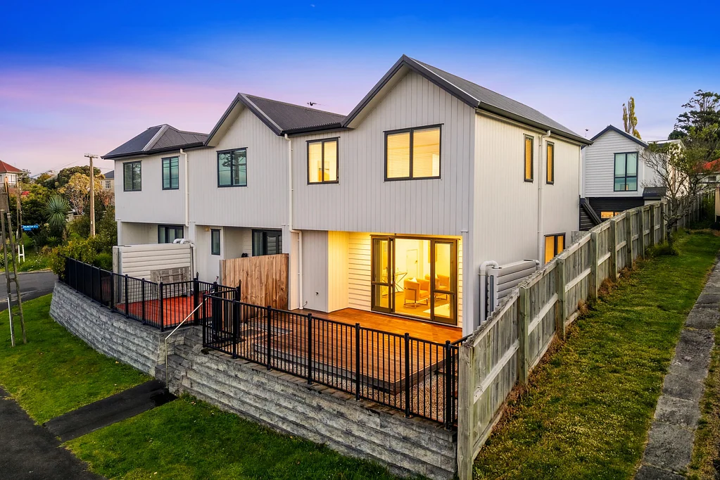 Waterview 3Habitaciones Solid Corner Townhouse with Elevated Views