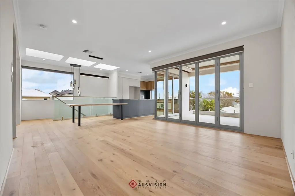 Stylish Living in the Heart of Applecross!  Brand New!!!