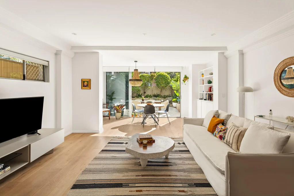 Bondi 2房 豪华底层住宅附带宽敞户外娱乐区 | 产权面积204平方米 Luxurious Ground Floor Residence With Expansive Alfresco Entertaining | 204sqm on title
