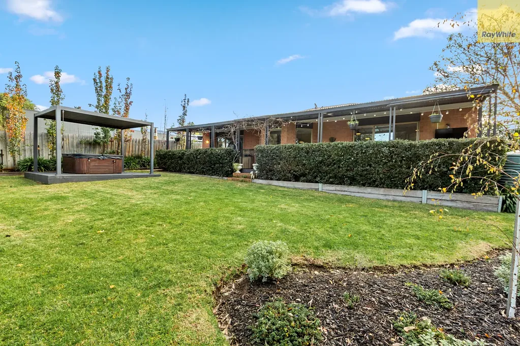Darley 4Zimmer RARE OPPORTUNITY WITH GOLF COURSE ACCESS