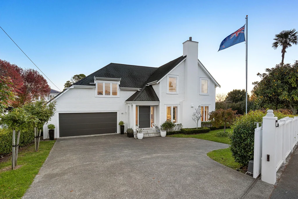 Saint Heliers 4房 保留价$4,795,000！英伦风情住宅，1072㎡永久产权地块+MHU分区，优质学区！ DECLARED RESERVE $4,795,000