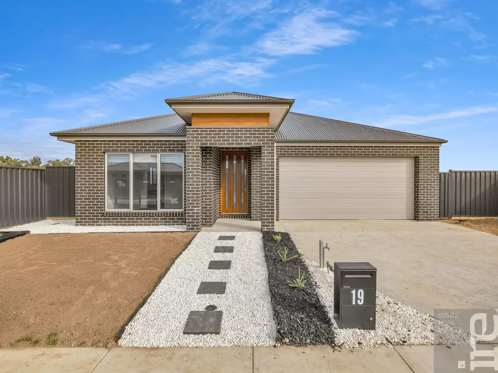 Brand New | Solar Powered | Butler’s Pantry | Warby Views!!!