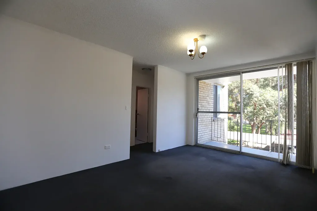 Convenient One-Bedroom Unit in the Heart of Eastlakes
