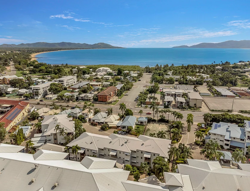 16/34 Bundock Street, Belgian Gardens, Townsville, 3 rūma, 2 rūma horoi, Unit