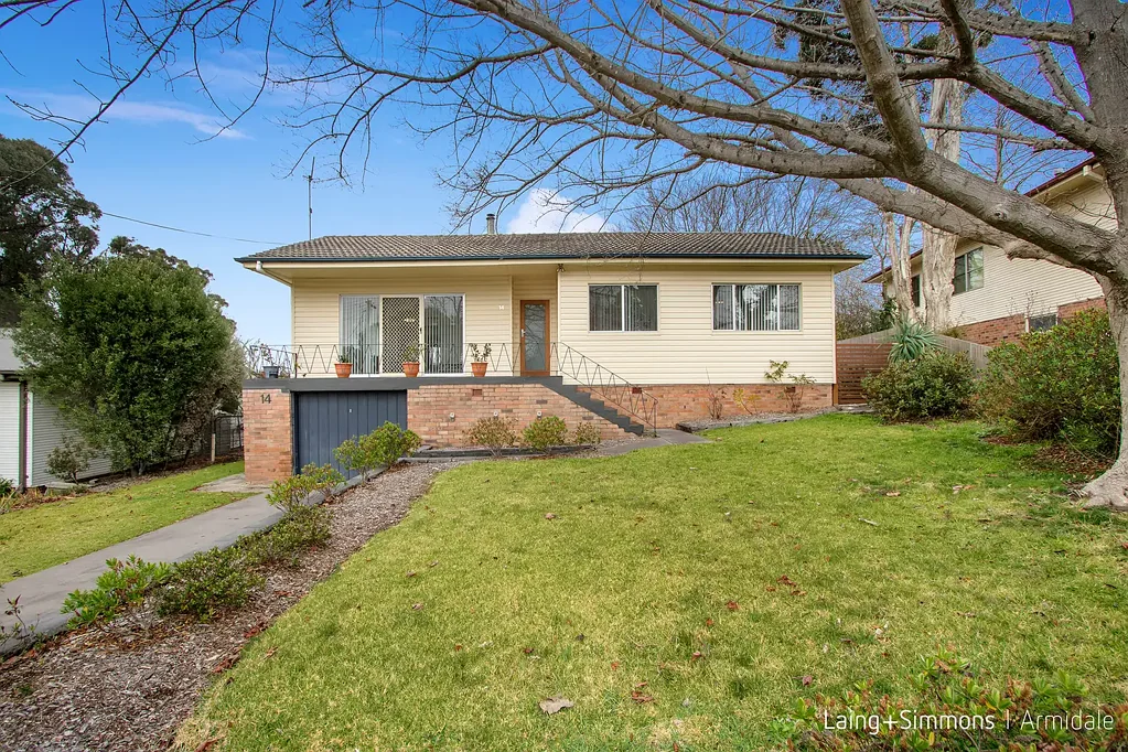 Convient, Weatherboard Beauty!