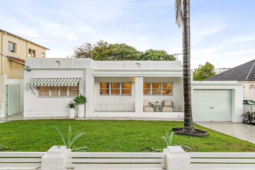 Carss Park 4침실 Newly Renovated Home in Premier Bayside Location