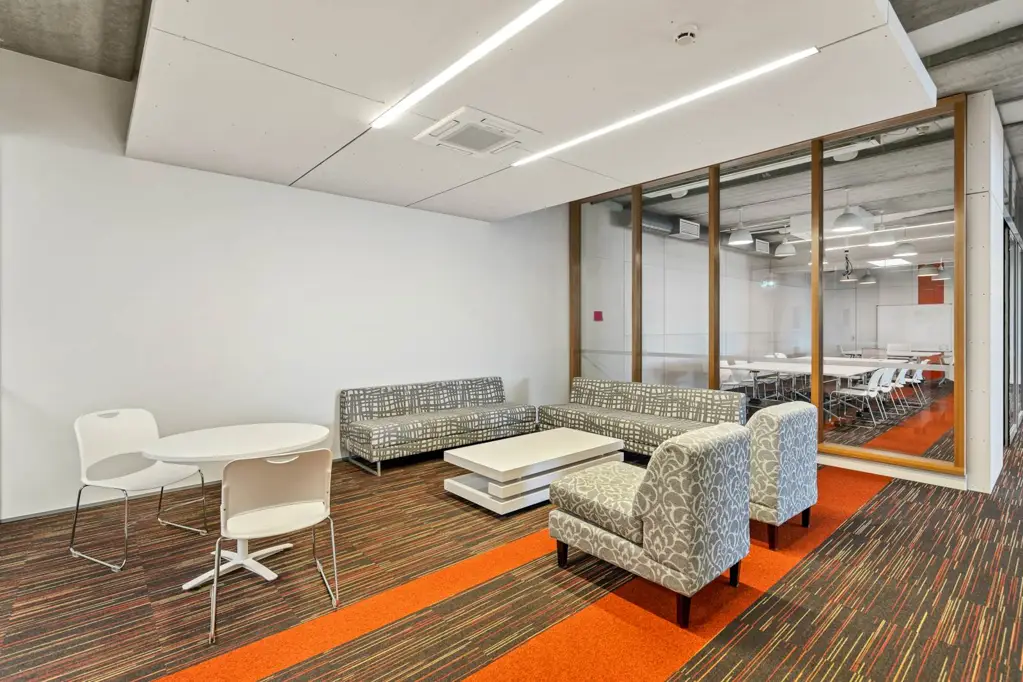Ellerslie SPECTACULAR MAIN HIGHWAY OFFICE