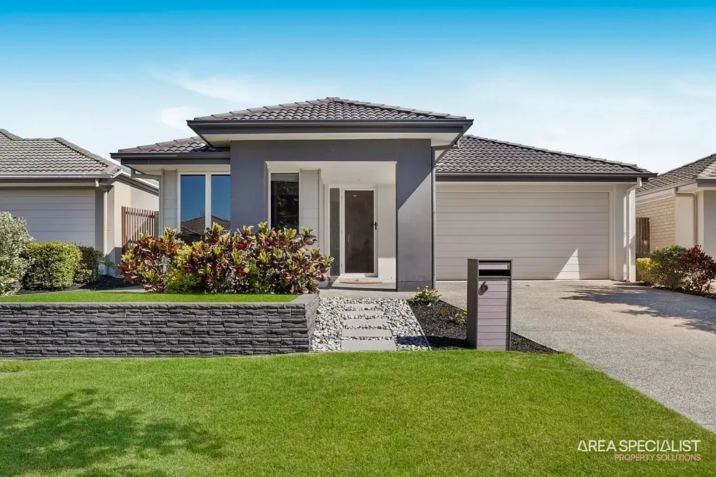 Pimpama 4침실 Modern, Low-Maintenance Living in Gainsborough Greens