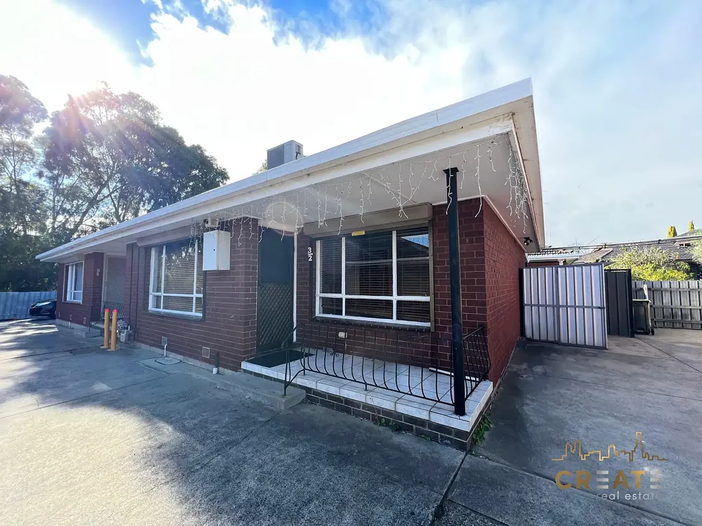 STYLISH LIVING IN THE HEART OF SUNSHINE WEST