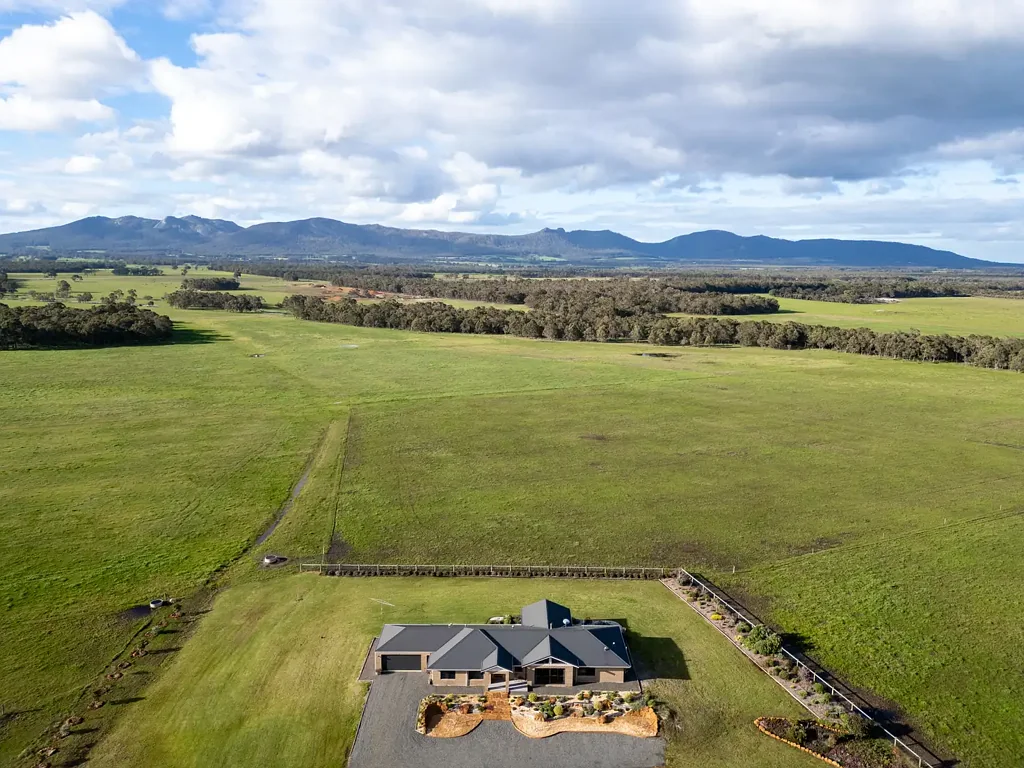 Narrikup Rare Opportunity - Spacious Modern Home and Farm with Beautiful Porongurup Views