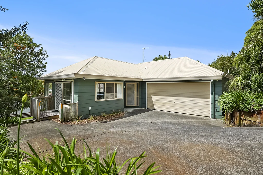 19b Landow Place, Henderson, Waitakere City, Auckland