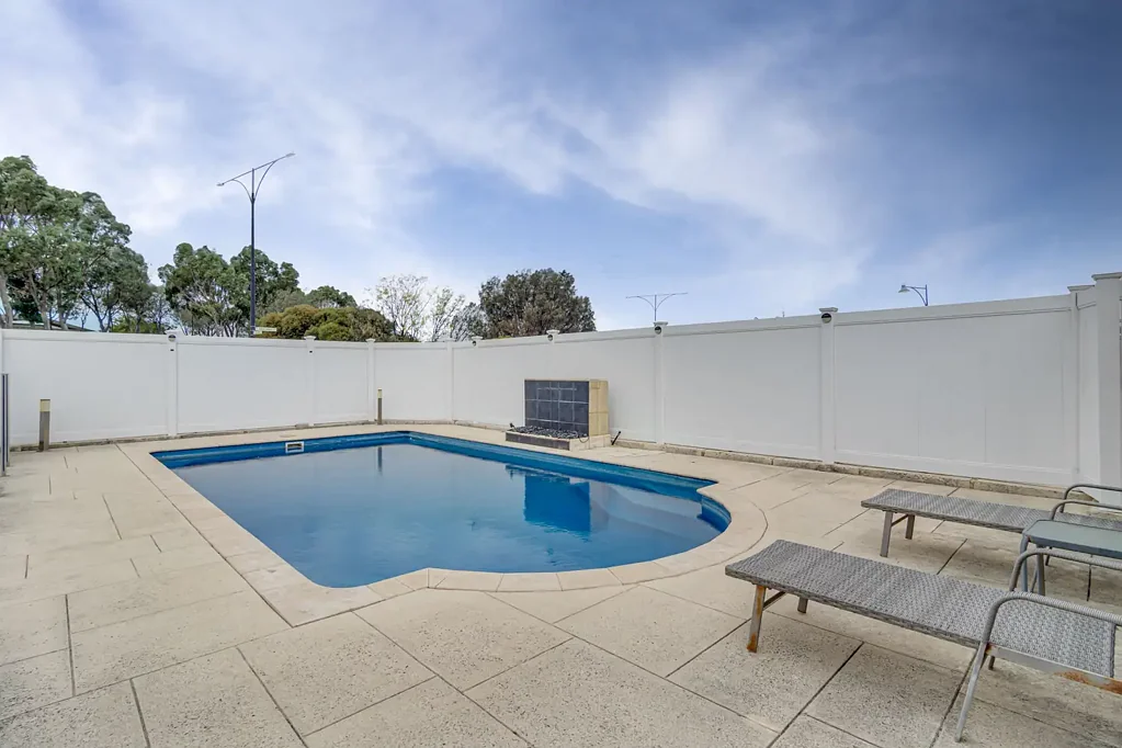 5-Star Family Living with Pool & Side Access