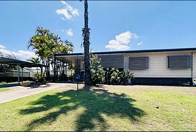 Moranbah 3침실 BEAUTIFULLY MAINTAINED HOME ON A SPACIOUS CORNER BLOCK
