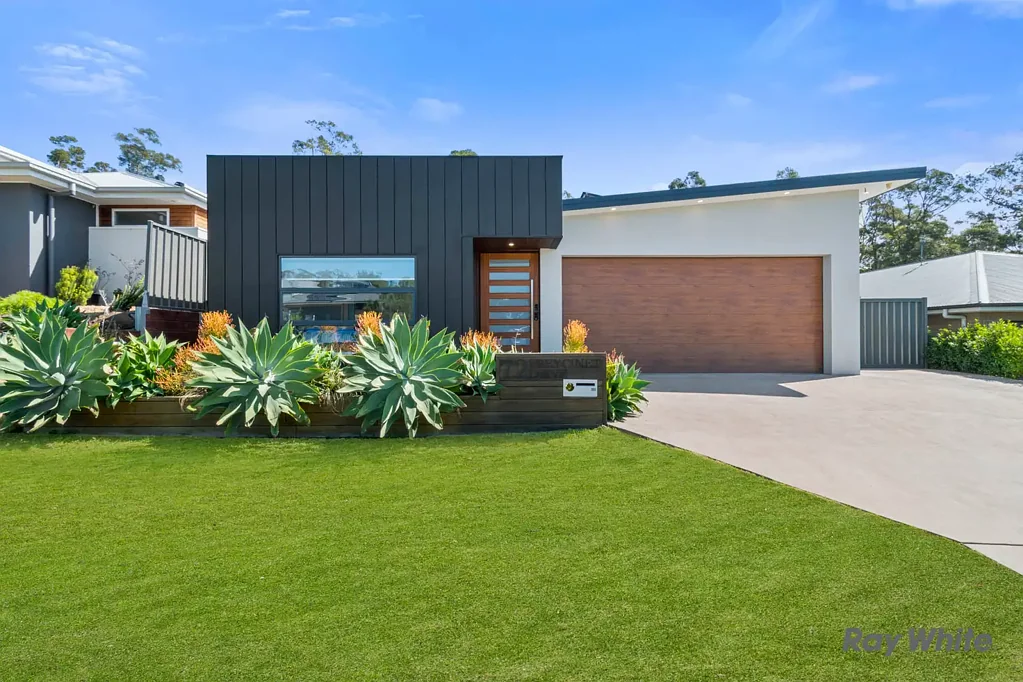 72 Freycinet Drive, Sunshine Bay, NSW 2536
