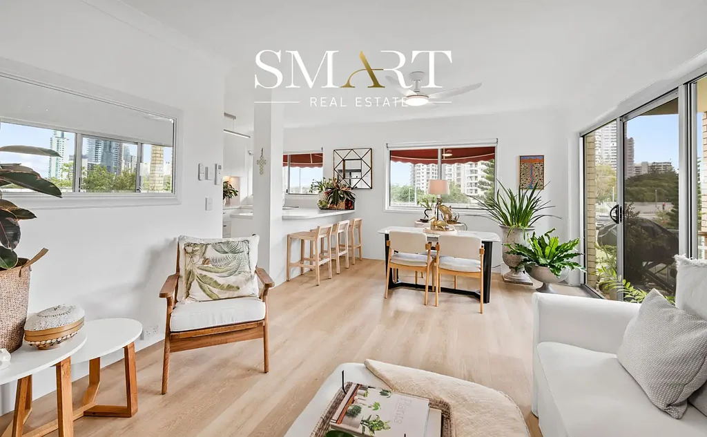Fully renovated Stylish Beachfront Living in Surfers Paradise!