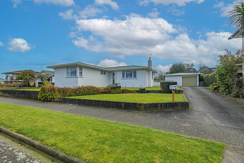Awapuni 3房  Opportunity in prime location - must be seen!