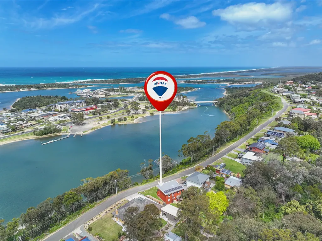 Kalimna 4 Bedroom Breathtaking Ocean & Lake Views