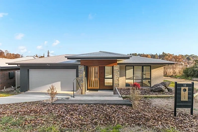 Cooma 4房  Brand New Home on Large Block Close to Town!