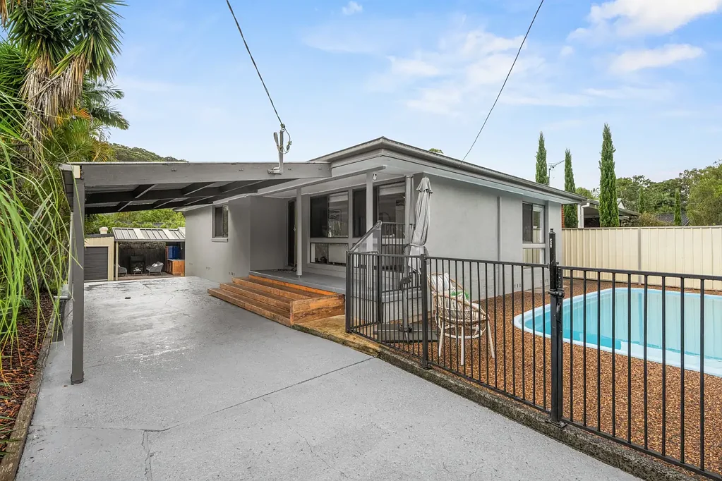 17 Fuchsia Street, Wyoming, NSW 2250