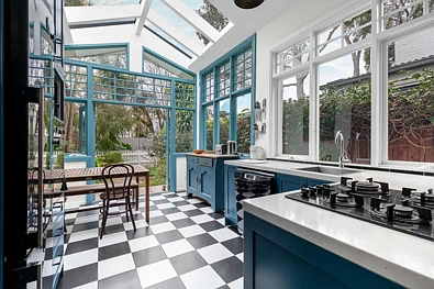 Forest Lodge 3房  Beautifully renovated with space, character and a private garden setting
