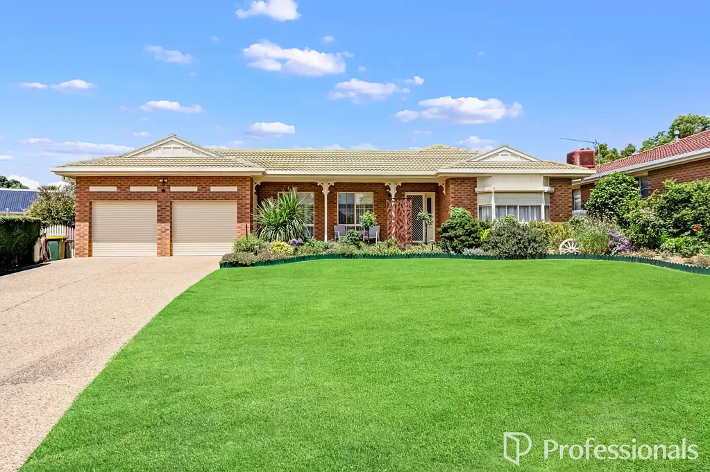 2 Glenvale Place, Bourkelands, NSW 2650