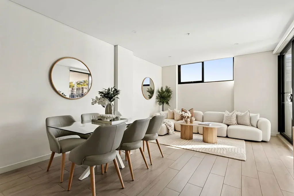 Dee Why 4غرفة نوم Largest in the Block, Expansive 4-Bedroom Apartment Metres to Dee Why Beach
