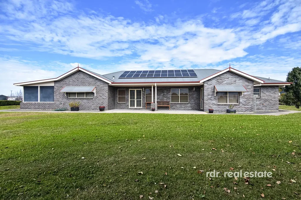 Inverell 4房  "TILBUSTER PARK" - FAMILY RETREAT