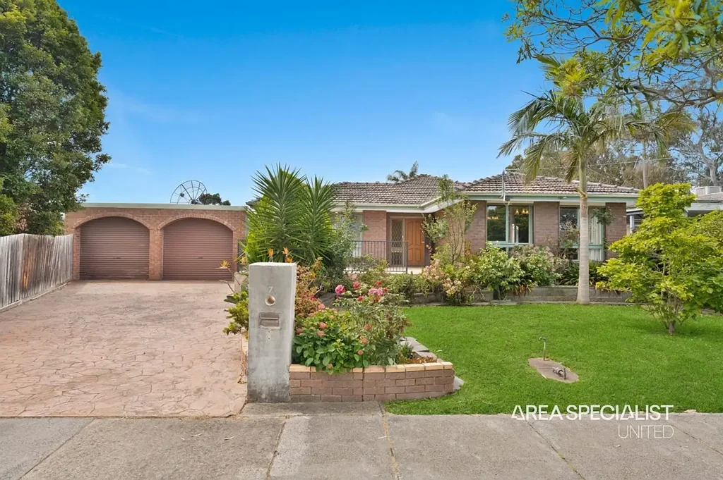 The Brief: Spacious Family Home with Modern Comforts in Scoresby