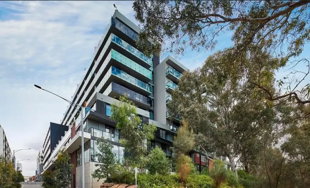 Take a Stroll along the Yarra!