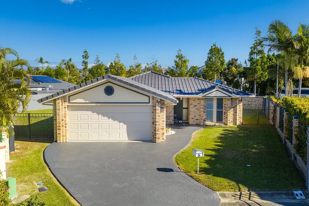 5 Greenwich Court, Runaway Bay, QLD 4216