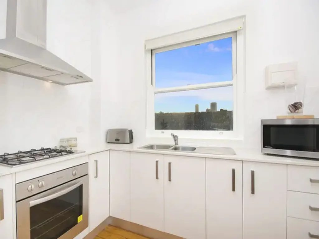 Modern and Conveniently Located Apartment, North East Aspect