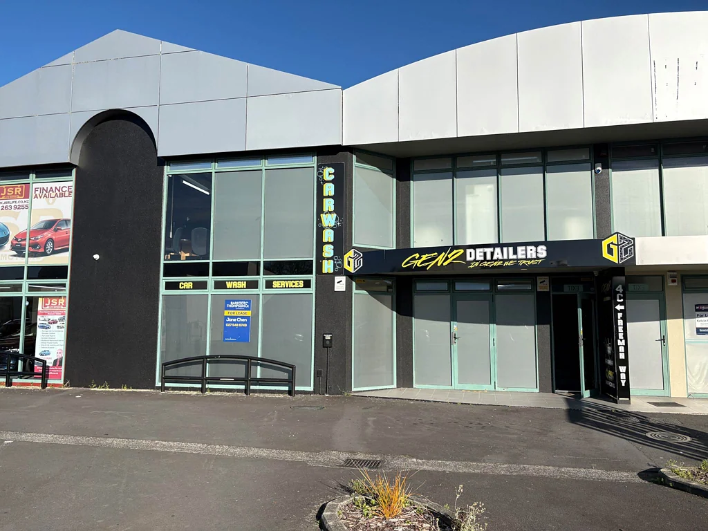 Manukau 318M² SPACE FOR LEASE