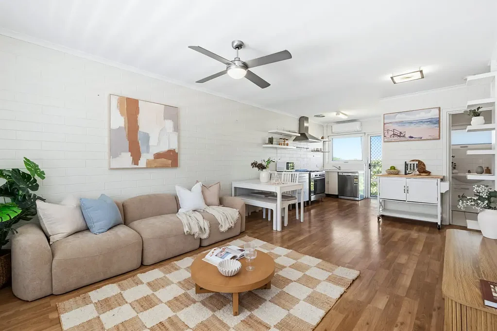 Henley Beach South 2房  Effortless Coastal Living in a Sought-After Beachside Location