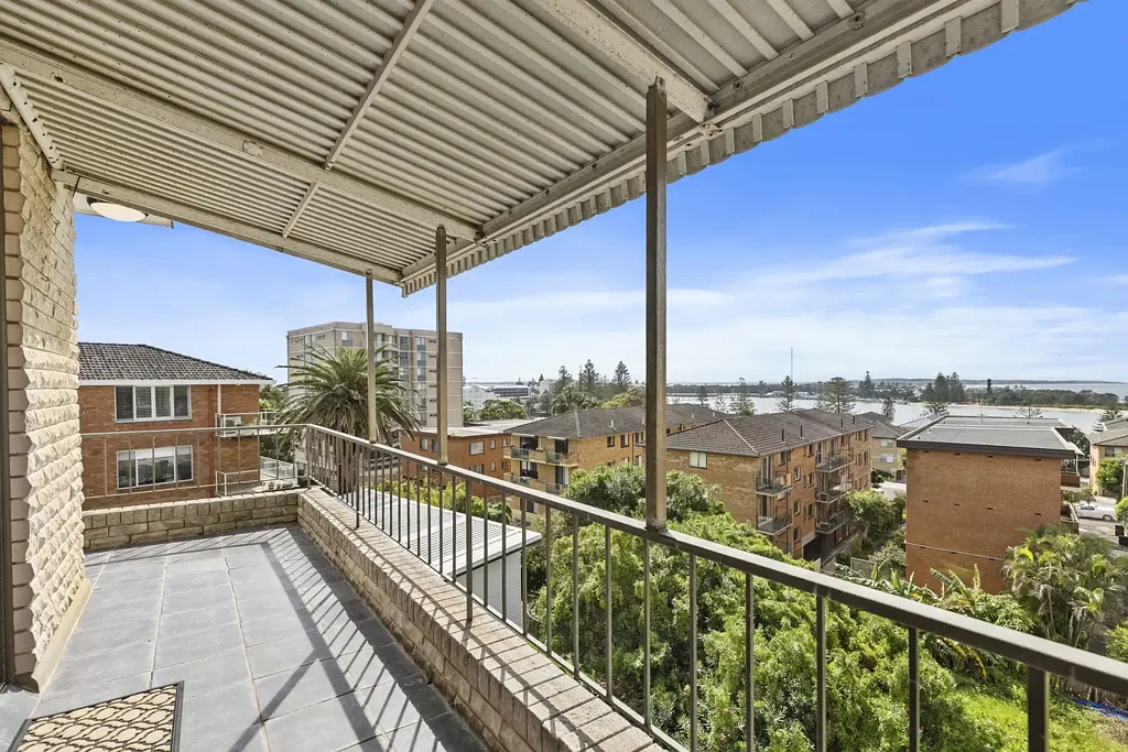 The Entrance Top Floor Apartment