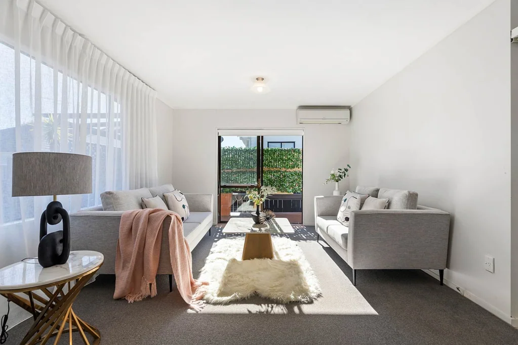 2/136 Moore Street, Howick, Manukau City, Auckland