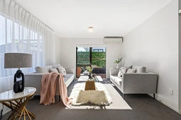 2/136 Moore Street, Howick