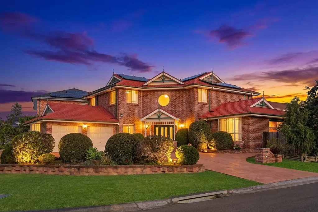 Woodcroft 6房 六卧宽敞住宅 585.9㎡阔地 马蹄形车道 双车库 近学校 商圈便利 娱乐空间佳 Iconic Woodcroft Home on 585sqm