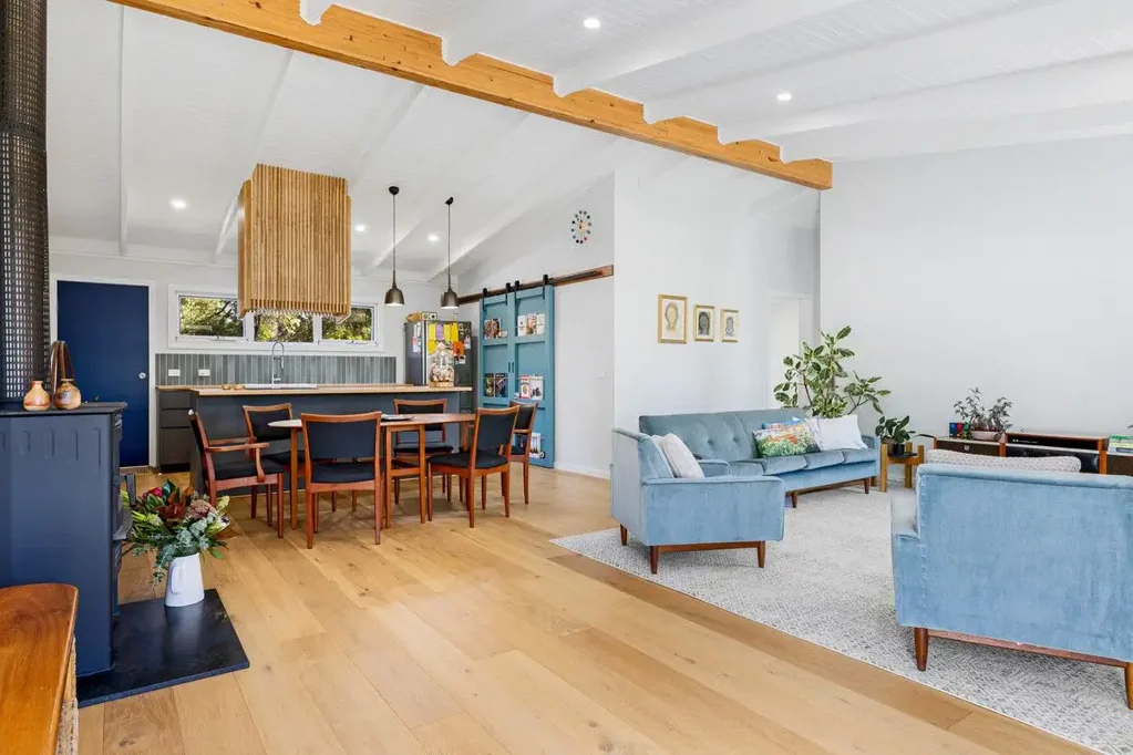 Golden Beach 3ਬੈੱਡਰੂਮ IMMACULATE COASTAL RETREAT - -FULLY RENOVATED WITH MODERN COMFORTS