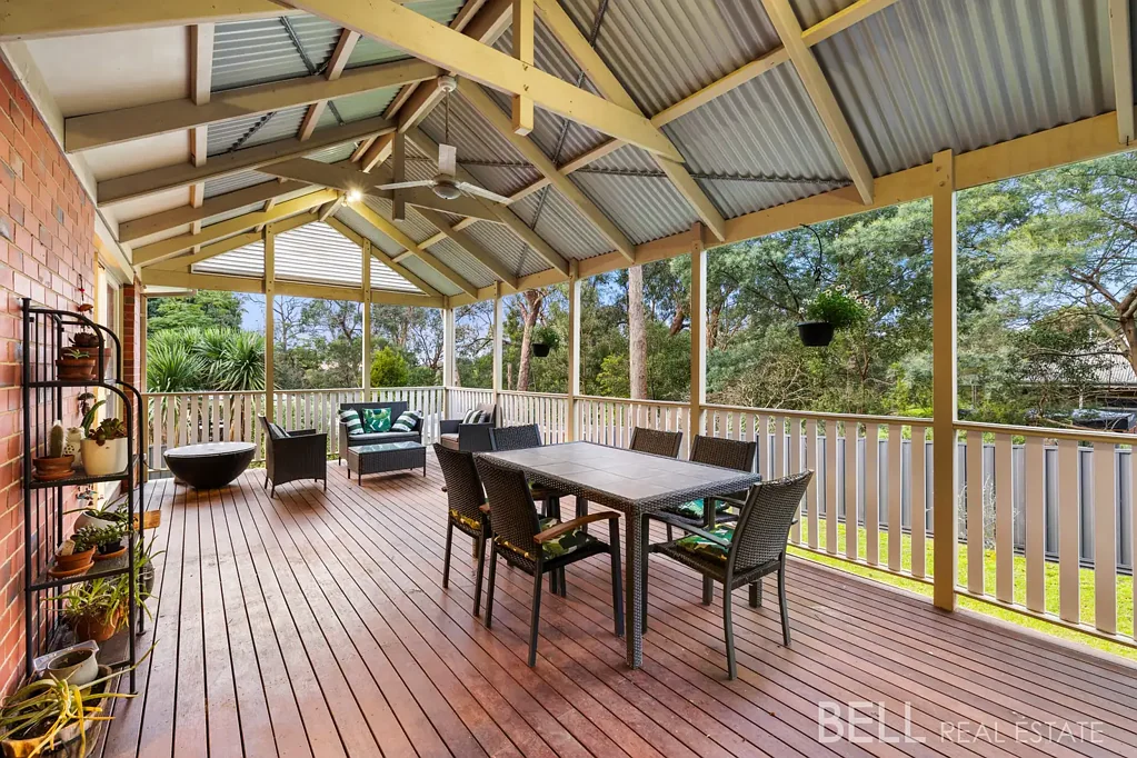 Montrose 4 Bedroom Flexible Family Living with Multigeneration Appeal!