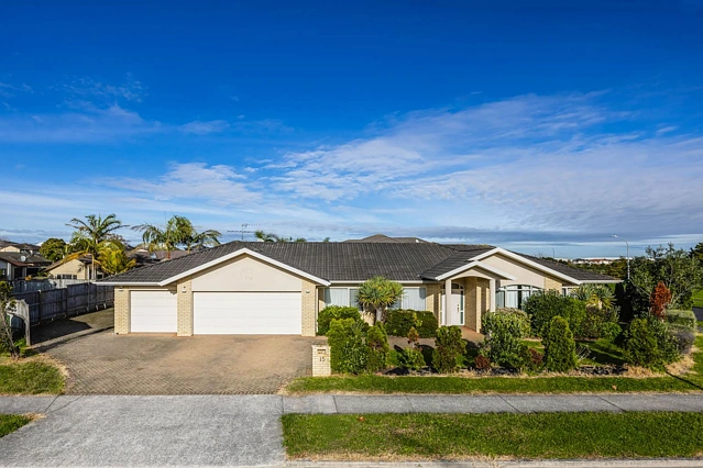 15 Bronwylian Drive, Flat Bush, Flat Bush, Manukau City