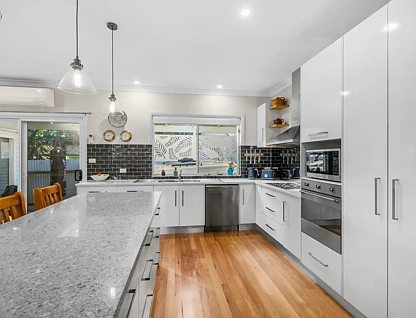 15 Boonerah Street, Albion Park Rail, NSW 2527, 4 slaapkamers, 2 badkamers, House