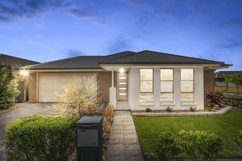 108 Jubilee Drive, Jordan Springs, NSW 2747
