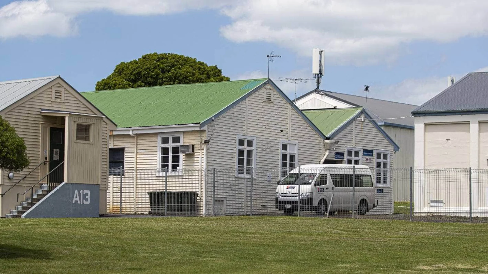 奥克兰Devonport海军设施废水检测阳性后全面封锁,住客为MIQ工作人员