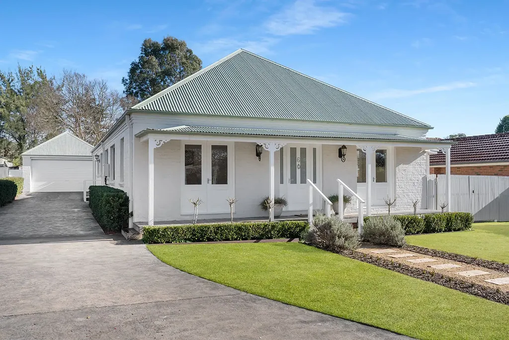 Bowral 4Phòng ngủ Remarkably pleasant family home in a picture-perfect setting